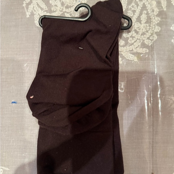 NWT FOUR PAIRS of HUE Women's Socks - Picture 6 of 6